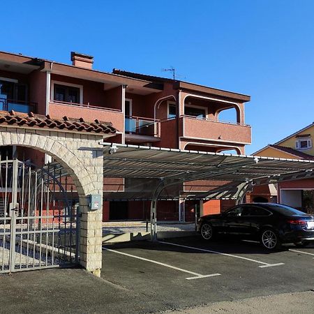 Apartments Marla Πόρετς Εξωτερικό φωτογραφία