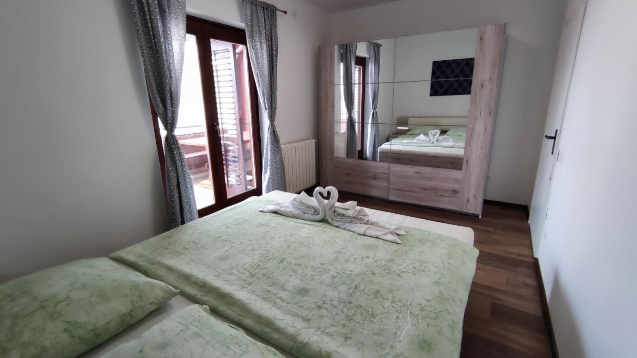 Apartments Marla Πόρετς Εξωτερικό φωτογραφία