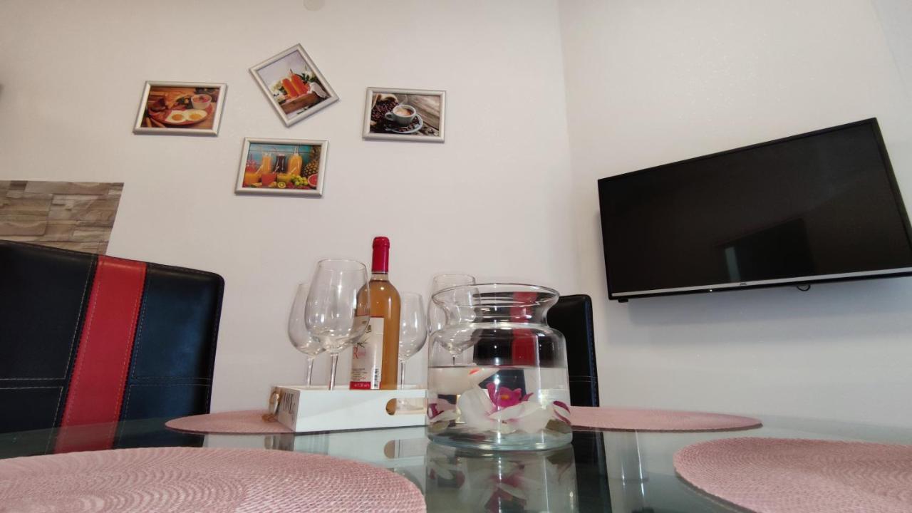 Apartments Marla Πόρετς Εξωτερικό φωτογραφία